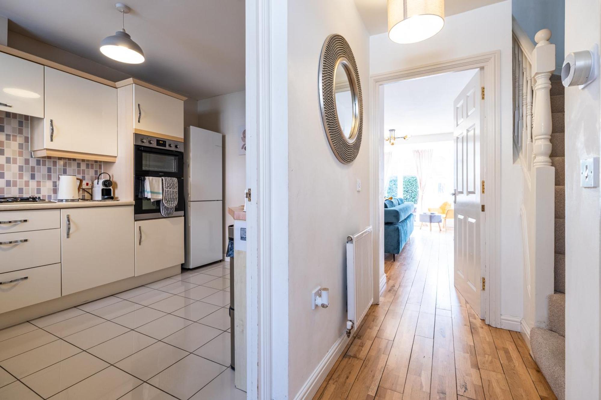 Brightleap Apartments: Modern Home-Away with Entertainment & Amenities Milton Keynes Exterior photo