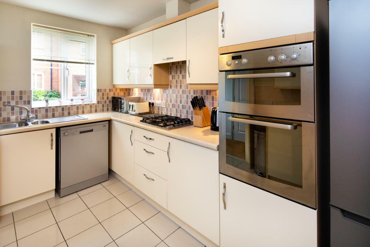 Brightleap Apartments: Modern Home-Away with Entertainment & Amenities Milton Keynes Exterior photo